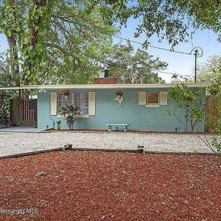 Cozy Vintage Waterfront Home With Fireplace And Kayaks Spring Hill Exterior photo